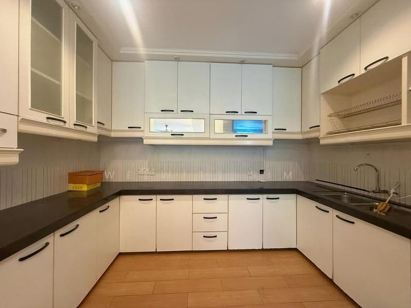 Kondominium untuk Dijual di Bayswater Resort Condominium - Welwits Sim - Kitchen - PropertyGuru.com.my
