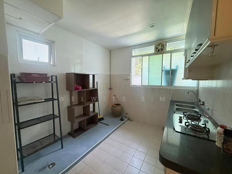 Kondominium untuk Dijual di Bayswater Resort Condominium - Welwits Sim - Kitchen - PropertyGuru.com.my