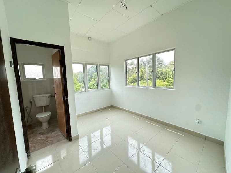 2-storey Terraced House for Sale in Port Dickson (Negeri Sembilan) - Hana Zaini - Bathroom - PropertyGuru.com.my