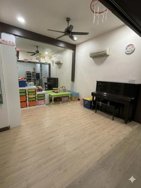 Semi-Detached House for Sale in Taman Bukit Serdang (Seri Kembangan) - Vincent Lee - Living Room - PropertyGuru.com.my