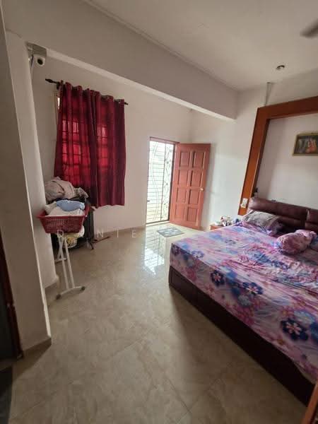 2-storey Terraced House for Sale in Taman Bukit Mewah (Tampoi) - Daniel Yong - Bedroom - PropertyGuru.com.my