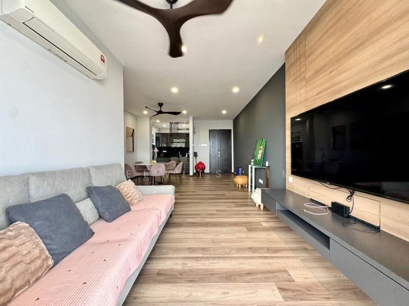 Kondominium untuk Dijual di Bayswater Resort Condominium - Welwits Sim - Living Room - PropertyGuru.com.my