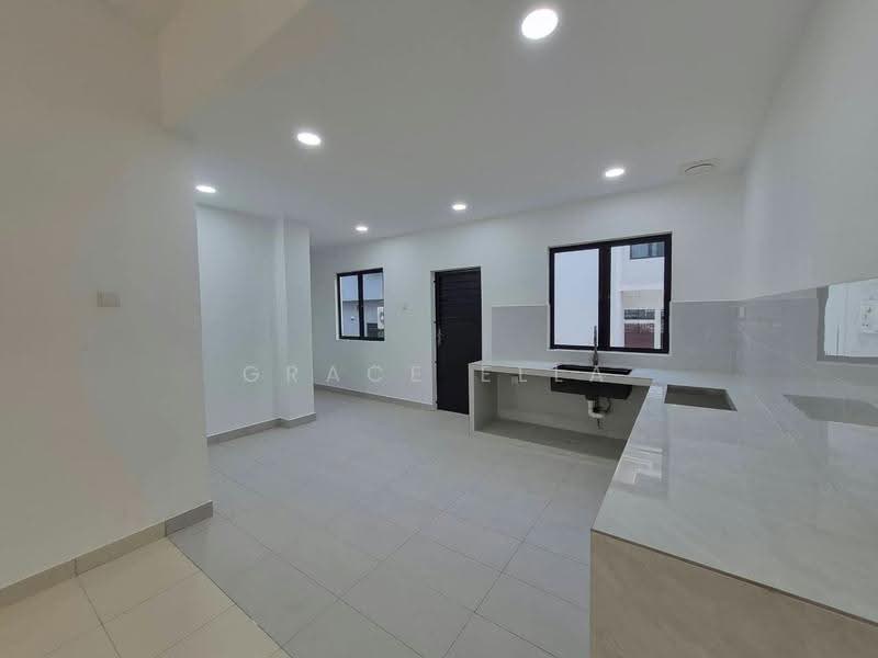 Rumah Teres 2-Tingkat untuk Disewa di Johor Bahru (Johor) - Grace Ella - Kitchen - PropertyGuru.com.my