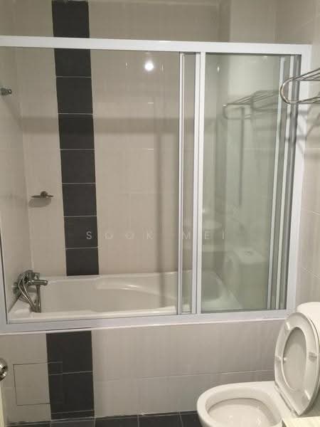 Kediaman Servis untuk Dijual di Laguna 2 @ Marina Island - Sook Mei - Bathroom - PropertyGuru.com.my