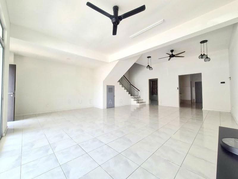Rumah Teres 2-Tingkat untuk Dijual di Serene Heights (Semenyih) - Sue Arifin - Living Room - PropertyGuru.com.my