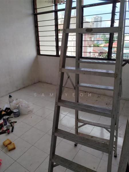 Flat for Sale at Wisma Lam Hong - Sam Yeoh - Balcony - PropertyGuru.com.my