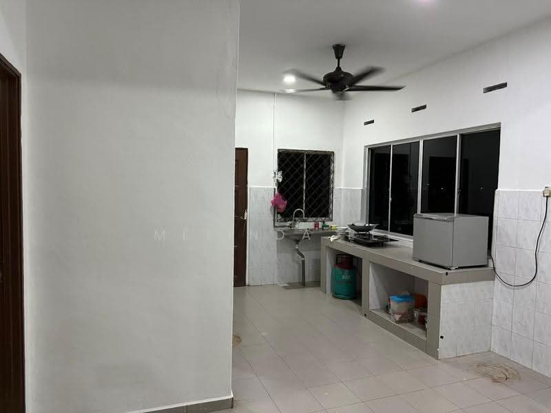 Rumah Banglo untuk Dijual di Kampung Wadihana (Johor Bahru) - Melinda Ee - Kitchen - PropertyGuru.com.my