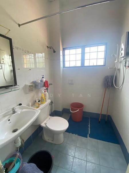 2-storey Terraced House for Sale in Mutiara Subang (Sungai Buloh) - Eddy TAN - Bathroom - PropertyGuru.com.my
