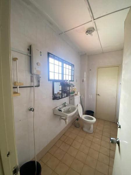 2-storey Terraced House for Sale in Mutiara Subang (Sungai Buloh) - Eddy TAN - Bathroom - PropertyGuru.com.my