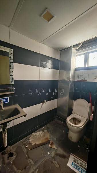 Kilang untuk Dijual di Pulau Indah (Klang) - Heylen Kwang - Bathroom - PropertyGuru.com.my