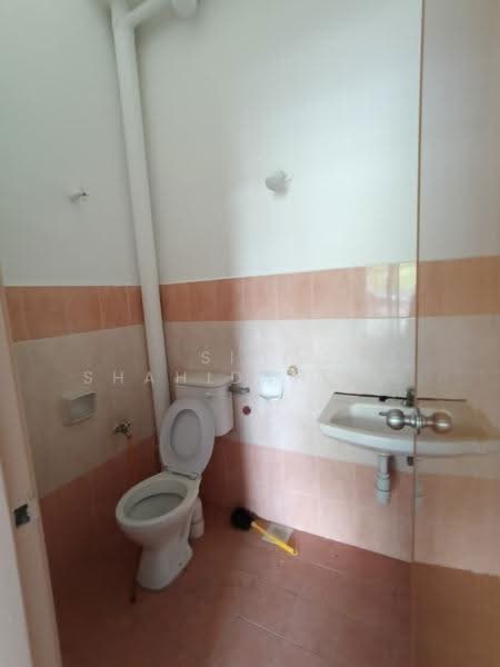 1-storey Terraced House for Sale in Taman Seri Telok Emas (Telok Mas) - Siti Shahidah Sheikh Fadzullah - PropertyGuru.com.my