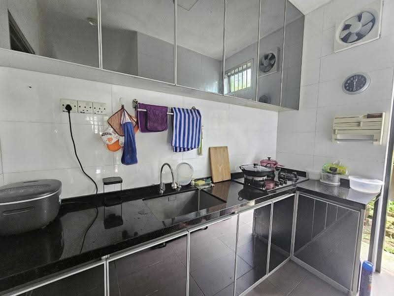 Rumah Kluster untuk Dijual di Taman Gaya (Ulu Tiram) - Daniel Yong - Kitchen - PropertyGuru.com.my