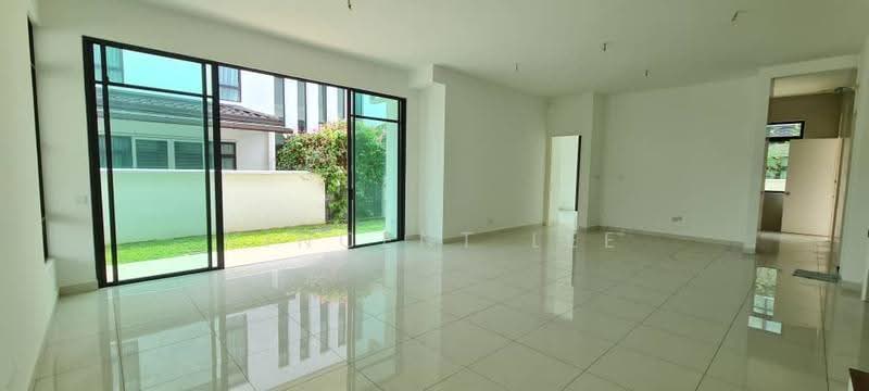 Semi-Detached House for Sale in Eco Majestic (Semenyih) - Vincent Lee - Living Room - PropertyGuru.com.my