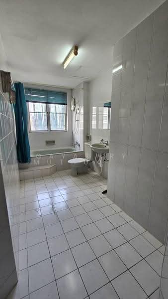 Kondominium untuk Disewa di Pantai Panorama Condominiums - Gayathry Muthukrishnan - Bathroom - PropertyGuru.com.my