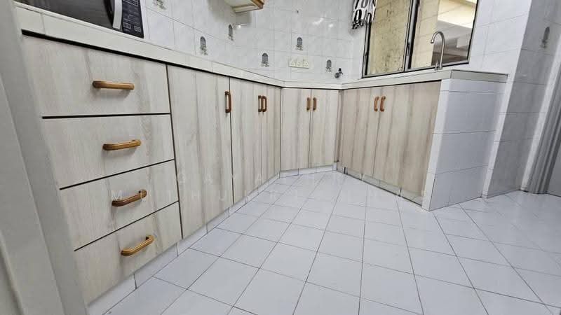Kondominium untuk Disewa di Pantai Panorama Condominiums - Gayathry Muthukrishnan - Kitchen - PropertyGuru.com.my