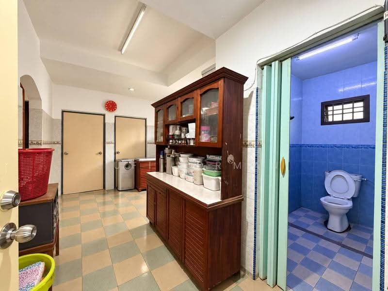Rumah Teres 2-Tingkat untuk Dijual di Taman Mutiara Rini (Skudai) - Sufi Norman - Bathroom - PropertyGuru.com.my