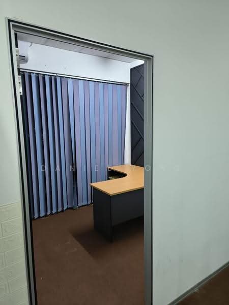 Shop for Sale in Bandar Putra Permai (Seri Kembangan) - Daniel Yong - Study - PropertyGuru.com.my