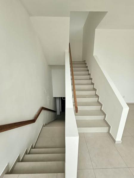 Townhouse for Sale in Kota Damansara (Selangor) - ERIC CH TEO - Interior staircase - PropertyGuru.com.my