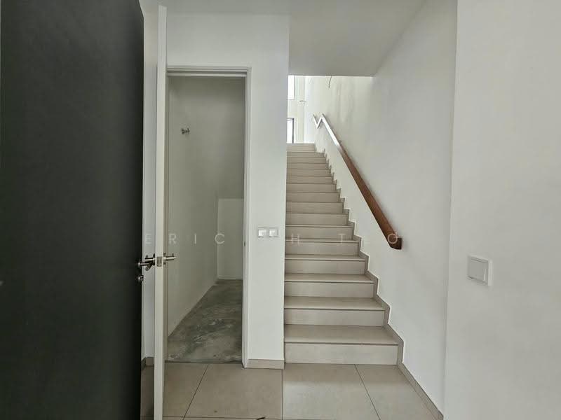 Townhouse for Sale in Kota Damansara (Selangor) - ERIC CH TEO - Ground entrance - PropertyGuru.com.my