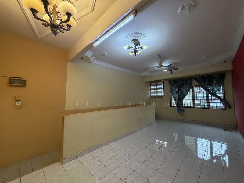 Townhouse for Sale in Taman Lagenda Mas (Cheras) - Elly Chong - Living Room - PropertyGuru.com.my