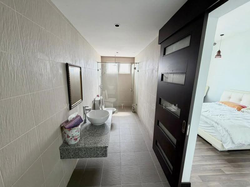 Kondominium untuk Dijual di Pearl Regency - Welwits Sim - Bathroom - PropertyGuru.com.my