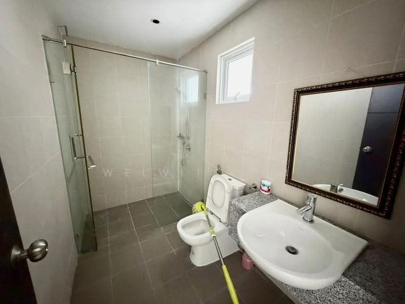 Kondominium untuk Dijual di Pearl Regency - Welwits Sim - Bathroom - PropertyGuru.com.my