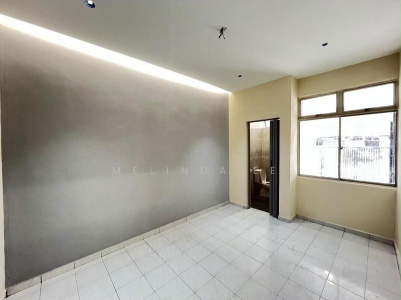 Rumah Teres 1-Tingkat untuk Dijual di Taman Senai Utama (Kulai) - Melinda Ee - Bathroom - PropertyGuru.com.my