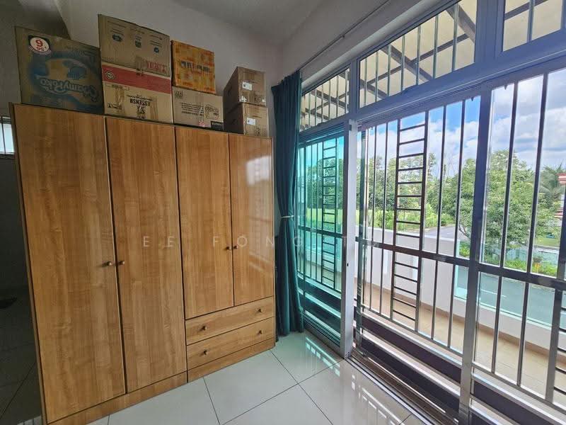 Cluster House for Sale in Taman Gaya (Ulu Tiram) - Ee Fong Toh - Balcony - PropertyGuru.com.my