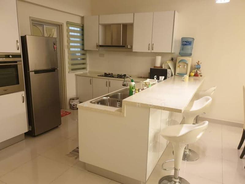 Kediaman Servis untuk Dijual di SetiaWalk - Camie Hoo - Kitchen - PropertyGuru.com.my