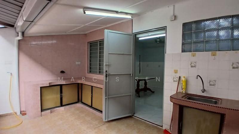 2-storey Terraced House for Sale in Taman Arkid (Menglembu) - Marcus Seng - Kitchen - PropertyGuru.com.my