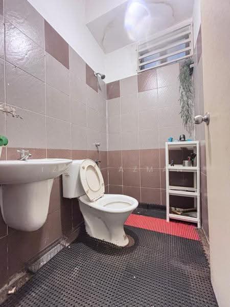 2-storey Terraced House for Sale in Kuantan (Pahang) - Izzat Azman - Bathroom - PropertyGuru.com.my