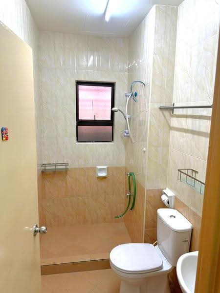 Rumah Teres 2-Tingkat untuk Disewa di Bandar Kinrara (Selangor) - Agnes Ang - Bathroom - PropertyGuru.com.my