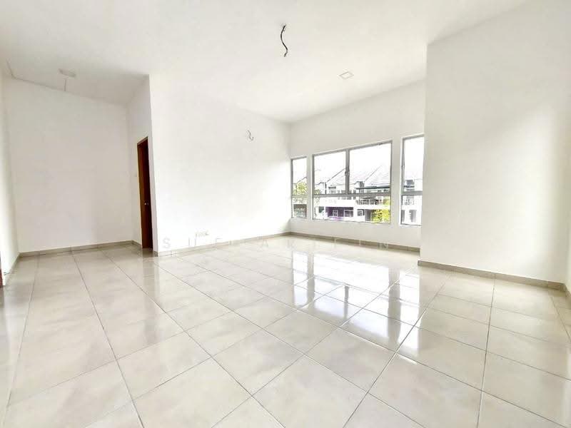 Rumah Teres 2-Tingkat untuk Dijual di Serene Heights (Semenyih) - Sue Arifin - Living Room - PropertyGuru.com.my