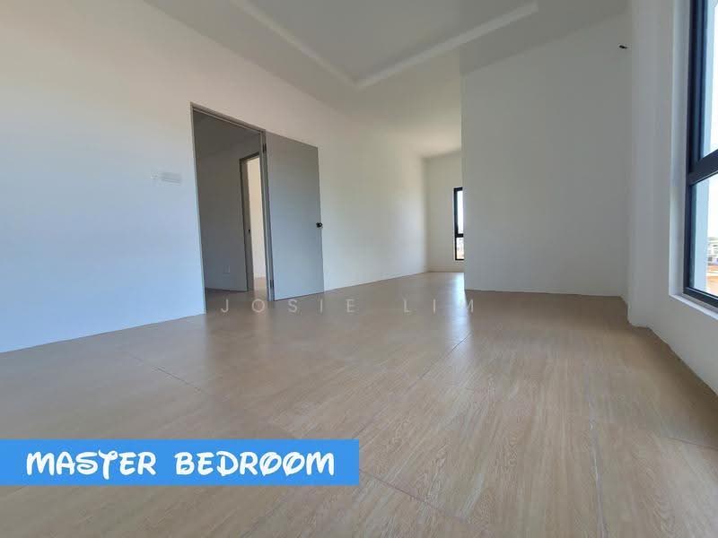 Semi-Detached House for Sale in Kota Kinabalu (Sabah) - Josie Lim - Master Bedroom - PropertyGuru.com.my