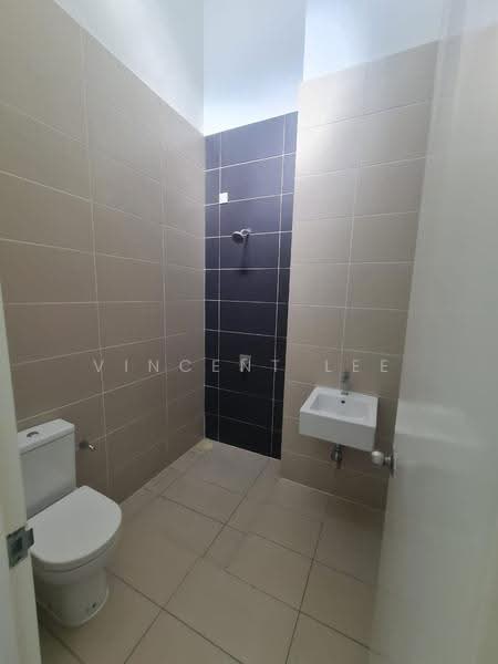 Rumah Teres 2-Tingkat untuk Dijual di Eco Majestic (Semenyih) - Vincent Lee - Bathroom - PropertyGuru.com.my