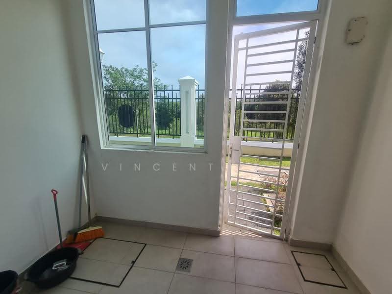 Rumah Teres 2-Tingkat untuk Dijual di Eco Majestic (Semenyih) - Vincent Lee - Entrance - PropertyGuru.com.my