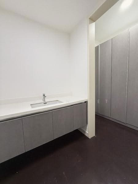 Kondominium untuk Dijual di Windows on The Park - Kelton Seet - Bathroom - PropertyGuru.com.my