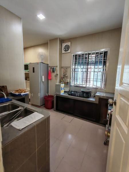 Rumah Teres 1-Tingkat untuk Dijual di Taman Molek (Johor Bahru) - Chrys Cheng - Kitchen - PropertyGuru.com.my