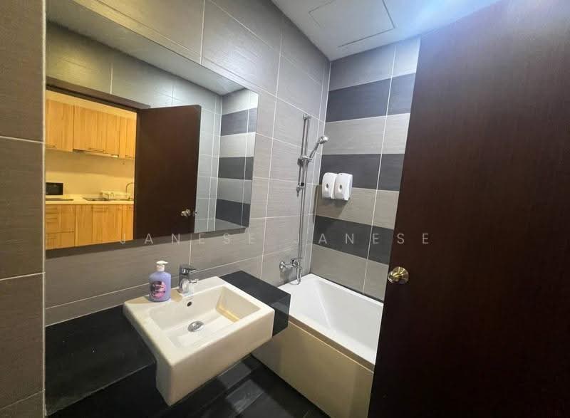 Kondominium untuk Dijual di KSL D'Esplanade Residence - Janese Janese - Bathroom - PropertyGuru.com.my