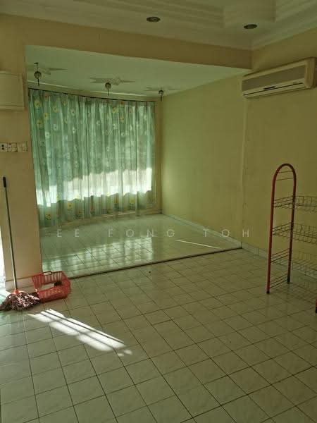 Rumah Teres 2-Tingkat untuk Dijual di Taman Puteri Wangsa (Ulu Tiram) - Ee Fong Toh - Living Room - PropertyGuru.com.my