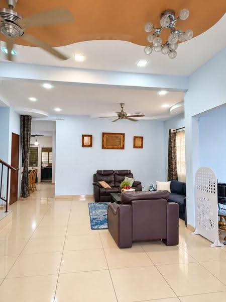 Rumah Berkembar untuk Dijual di Shah Alam (Selangor) - Sariza Hartanah - Living Room - PropertyGuru.com.my