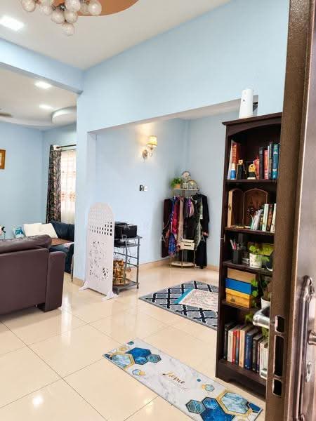 Rumah Berkembar untuk Dijual di Shah Alam (Selangor) - Sariza Hartanah - Living Room - PropertyGuru.com.my