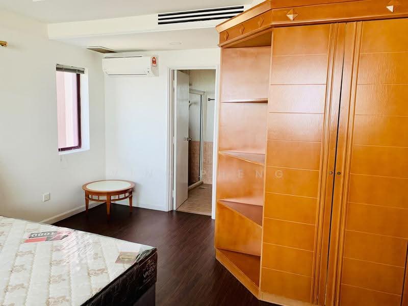 Condominium for Sale at The Golden Coast - Vinc Pheng - Bedroom - PropertyGuru.com.my