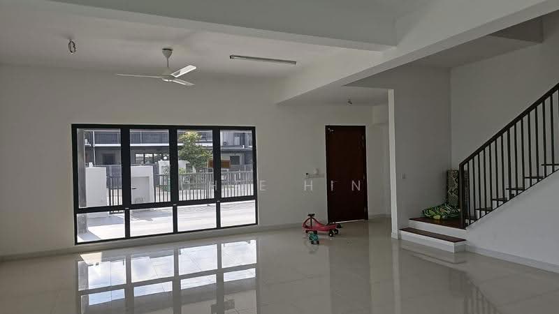 2-storey Terraced House for Sale in Bandar Seri Coalfields (Sungai Buloh) - Chee Hin - Living Room - PropertyGuru.com.my