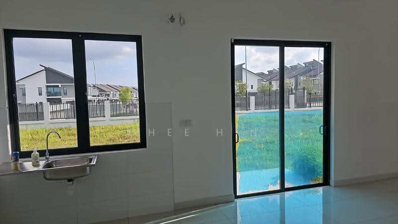 2-storey Terraced House for Sale in Bandar Seri Coalfields (Sungai Buloh) - Chee Hin - Kitchen - PropertyGuru.com.my