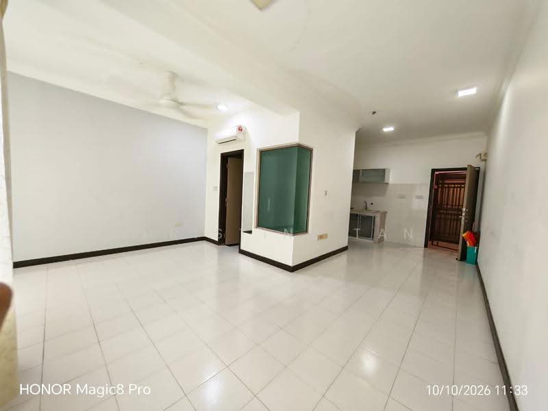 Kediaman Servis untuk Disewa di Ritze Perdana 1 - Christine Tan - Living Room - PropertyGuru.com.my