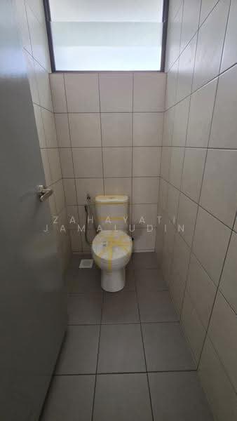 Kedai / Pejabat untuk Disewa di Bukit Raja (Selangor) - Zahayati Jamaludin - Bathroom - PropertyGuru.com.my