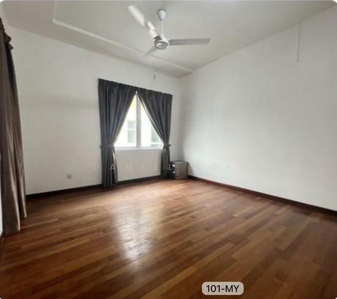 Rumah Berkembar untuk Dijual di Bandar Parklands (Klang) - Daniel Kok - Living Room - PropertyGuru.com.my