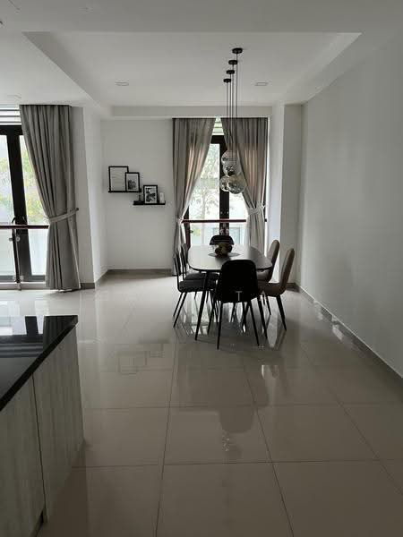 Rumah Teres 3-Tingkat untuk Dijual di Cyberjaya (Selangor) - Gaily Tay - Dining Room - PropertyGuru.com.my