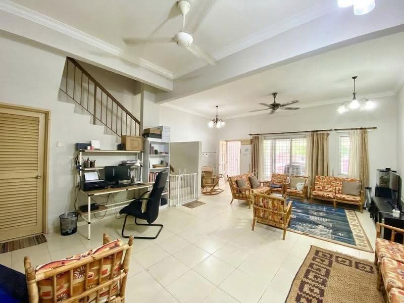 Rumah Teres 2-Tingkat untuk Dijual di Taman Prima Saujana (Kajang) - Aimi Mahirah - Living Room - PropertyGuru.com.my